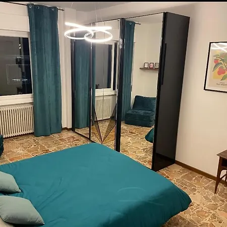 Clotilde House, Tranquillita Vicino Al Centro Di 아파트 *